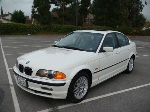 Alpine White BMW 3 Series 328i Sedan.  Click to enlarge.
