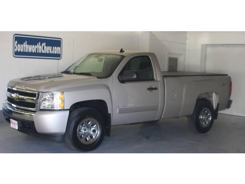 Silver Birch Metallic Chevrolet Silverado 1500 LT Regular Cab 4x4.  Click to enlarge.