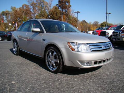 Silver Birch Metallic Ford Taurus SEL.  Click to enlarge.