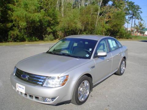 Silver Birch Metallic Ford Taurus SEL.  Click to enlarge.