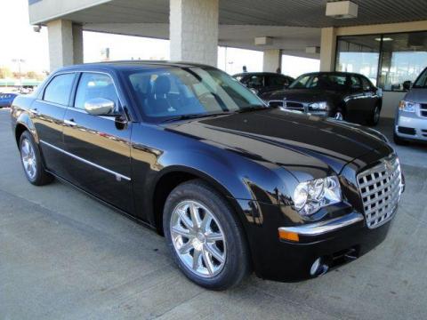 Brilliant Black Crystal Pearl Chrysler 300 C HEMI.  Click to enlarge.