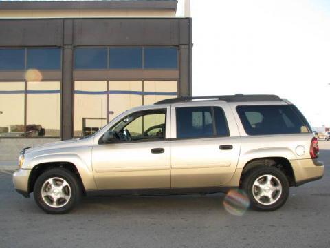 Sandstone Metallic Chevrolet TrailBlazer EXT LS 4x4.  Click to enlarge.