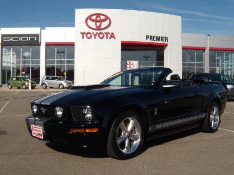 Black Ford Mustang Shelby GT Convertible.  Click to enlarge.