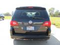 2009 Routan SE #2