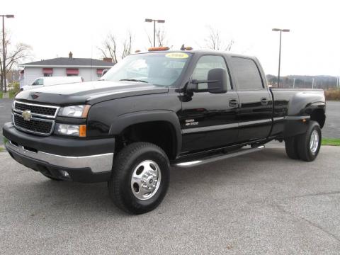 Black Chevrolet Silverado 3500 LT Crew Cab 4x4 Dually.  Click to enlarge.