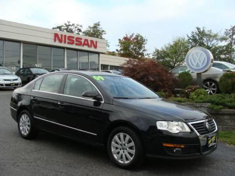 Deep Black Volkswagen Passat Komfort Sedan.  Click to enlarge.