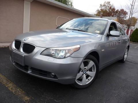 Silver Grey Metallic BMW 5 Series 530xi Sedan.  Click to enlarge.