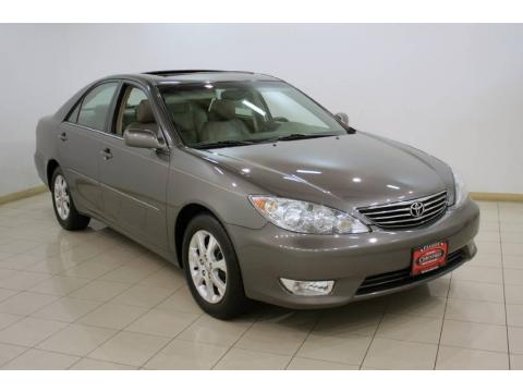 Phantom Gray Pearl Toyota Camry XLE V6.  Click to enlarge.
