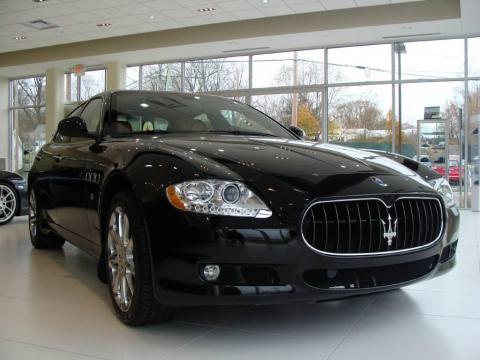 Nero (Black) Maserati Quattroporte .  Click to enlarge.