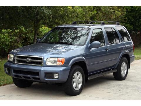 Bayshore Blue Metallic Nissan Pathfinder LE.  Click to enlarge.