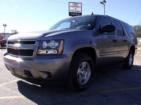 Silver Birch Metallic Chevrolet Suburban 1500 LS.  Click to enlarge.