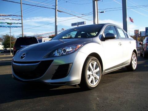 Liquid Silver Metallic Mazda MAZDA3 i Touring 4 Door.  Click to enlarge.