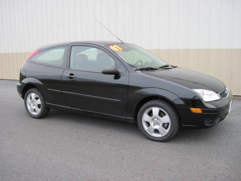 Pitch Black Ford Focus ZX3 SES Coupe.  Click to enlarge.