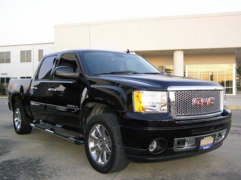 Onyx Black GMC Sierra 1500 Denali Crew Cab.  Click to enlarge.