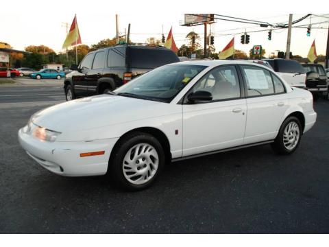 White Saturn S Series SL2 Sedan.  Click to enlarge.