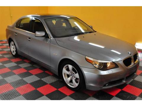 Silver Grey Metallic BMW 5 Series 530i Sedan.  Click to enlarge.