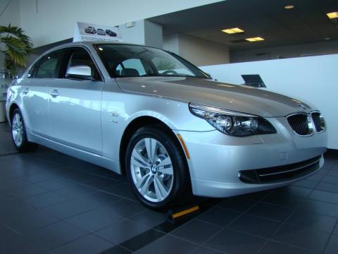 Titanium Silver Metallic BMW 5 Series 528i xDrive Sedan.  Click to enlarge.