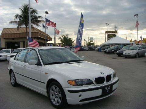 Alpine White BMW 3 Series 325i Sedan.  Click to enlarge.