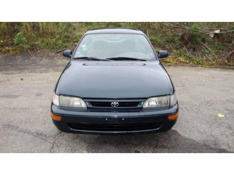 Dark Emerald Pearl Green Metallic Toyota Corolla DX.  Click to enlarge.