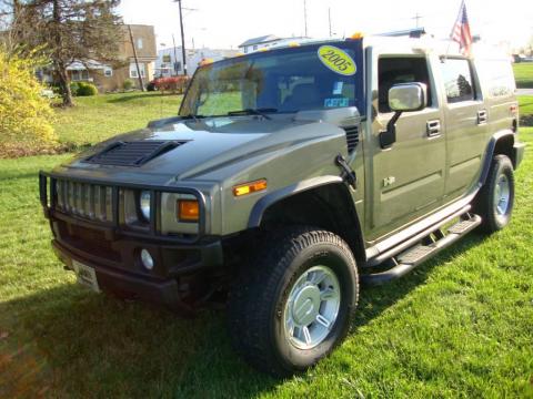Desert Sand Metallic Hummer H2 SUV.  Click to enlarge.