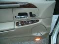 2000 Town Car Executive #19