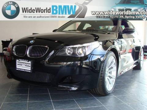 Black Sapphire Metallic BMW M5 Sedan.  Click to enlarge.