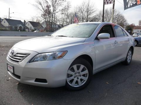 Classic Silver Metallic Toyota Camry Hybrid.  Click to enlarge.