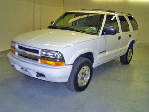 Summit White Chevrolet Blazer LS 4x4.  Click to enlarge.