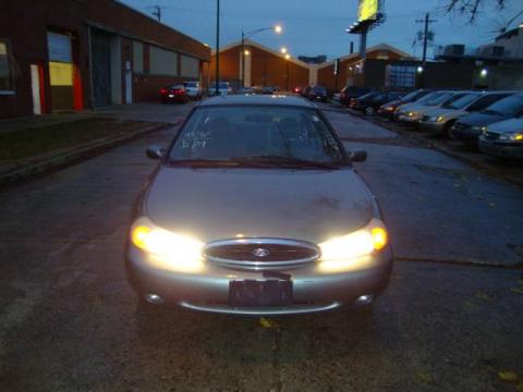 Spruce Green Metallic Ford Contour SE.  Click to enlarge.