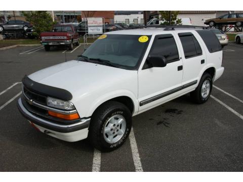 Summit White Chevrolet Blazer LS 4x4.  Click to enlarge.