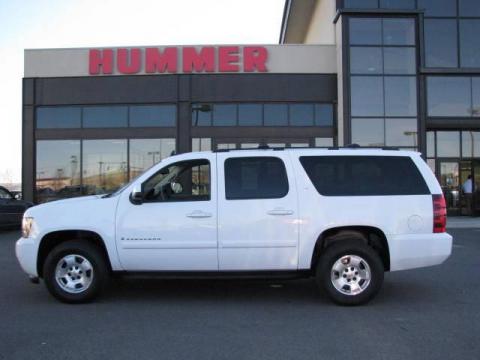 Summit White Chevrolet Suburban LT 4x4.  Click to enlarge.