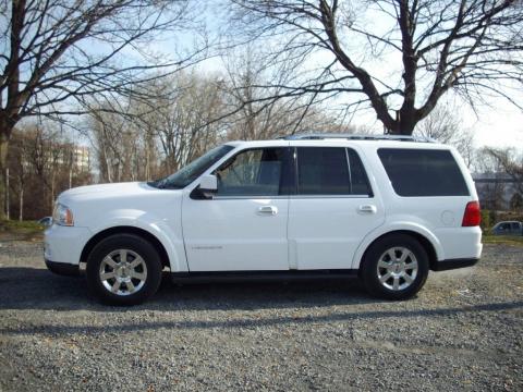 Oxford White Lincoln Navigator Ultimate 4x4.  Click to enlarge.