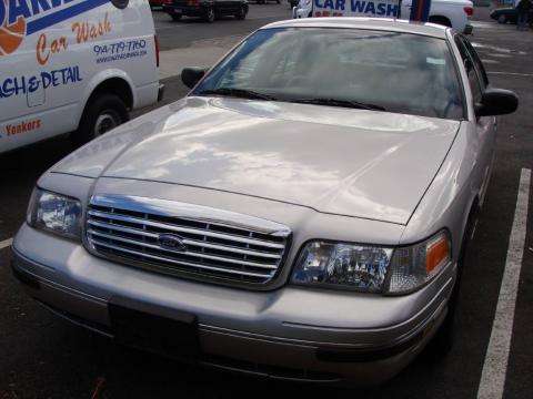 Silver Birch Metallic Ford Crown Victoria LX.  Click to enlarge.