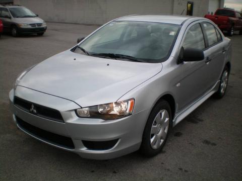 Apex Silver Metallic Mitsubishi Lancer DE.  Click to enlarge.