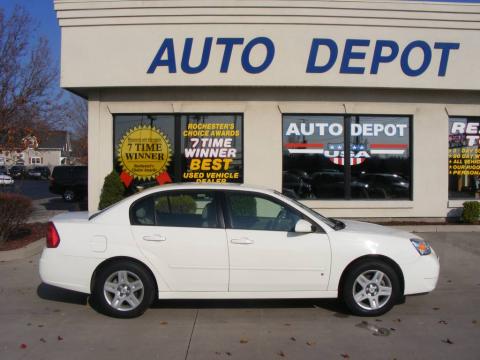 White Chevrolet Malibu Classic LS Sedan.  Click to enlarge.