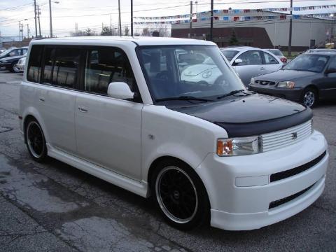 2005 scion xb interior. Polar White 2005 Scion xB with