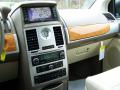 2010 Town & Country Limited #26