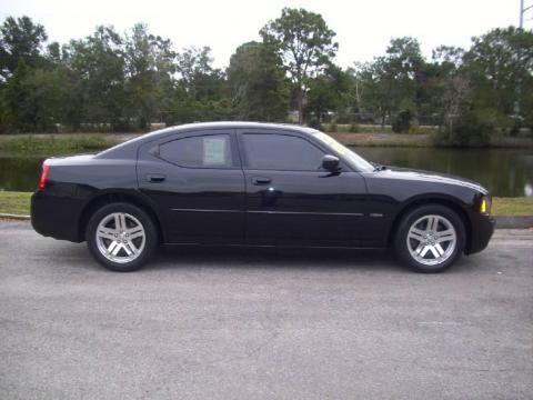 Brilliant Black Crystal Pearl Dodge Charger R/T.  Click to enlarge.