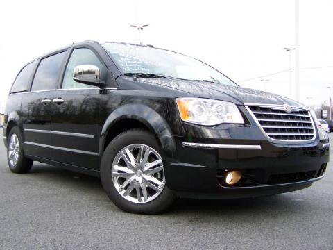 Brilliant Black Crystal Pearl Chrysler Town & Country Limited.  Click to enlarge.