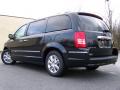 2010 Town & Country Limited #4