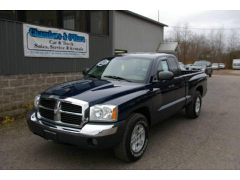 Patriot Blue Pearl Dodge Dakota SLT Club Cab 4x4.  Click to enlarge.