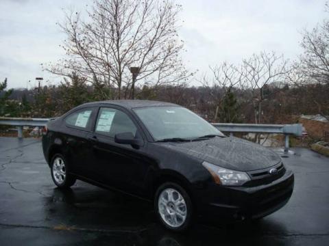Ebony Black Ford Focus SE Coupe.  Click to enlarge.