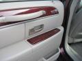 2004 Town Car Executive #11