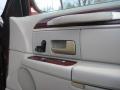 2004 Town Car Executive #16