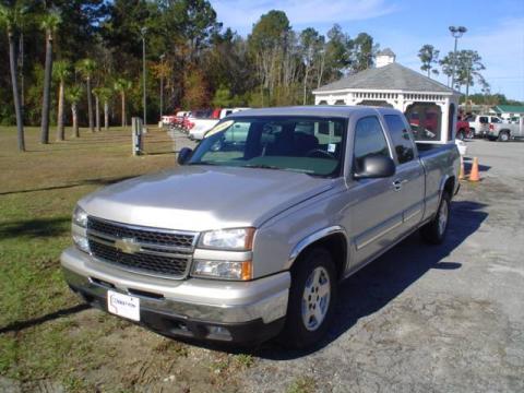 Silver Birch Metallic Chevrolet Silverado 1500 Extended Cab.  Click to enlarge.