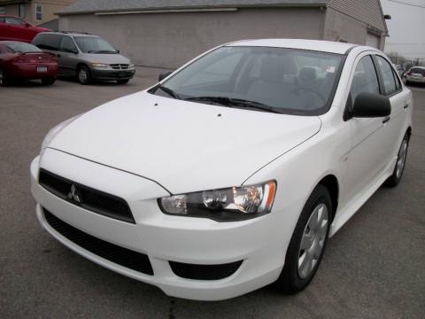 Wicked White Metallic Mitsubishi Lancer DE.  Click to enlarge.