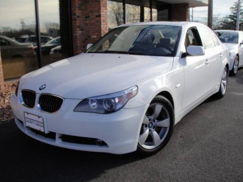 Alpine White BMW 5 Series 525i Sedan.  Click to enlarge.