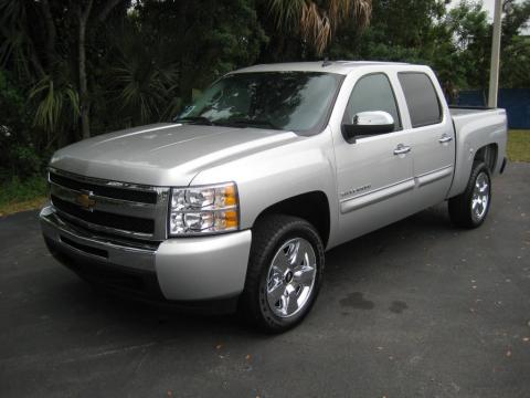 Sheer Silver Metallic Chevrolet Silverado 1500 LT Crew Cab.  Click to enlarge.