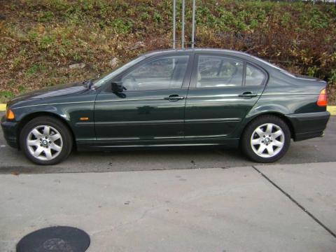 Fern Green Metallic BMW 3 Series 325xi Sedan.  Click to enlarge.