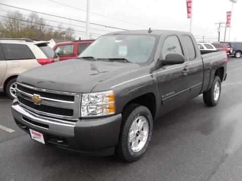 Taupe Gray Metallic Chevrolet Silverado 1500 LT Extended Cab.  Click to enlarge.